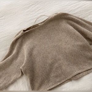 Gap cream sweater
